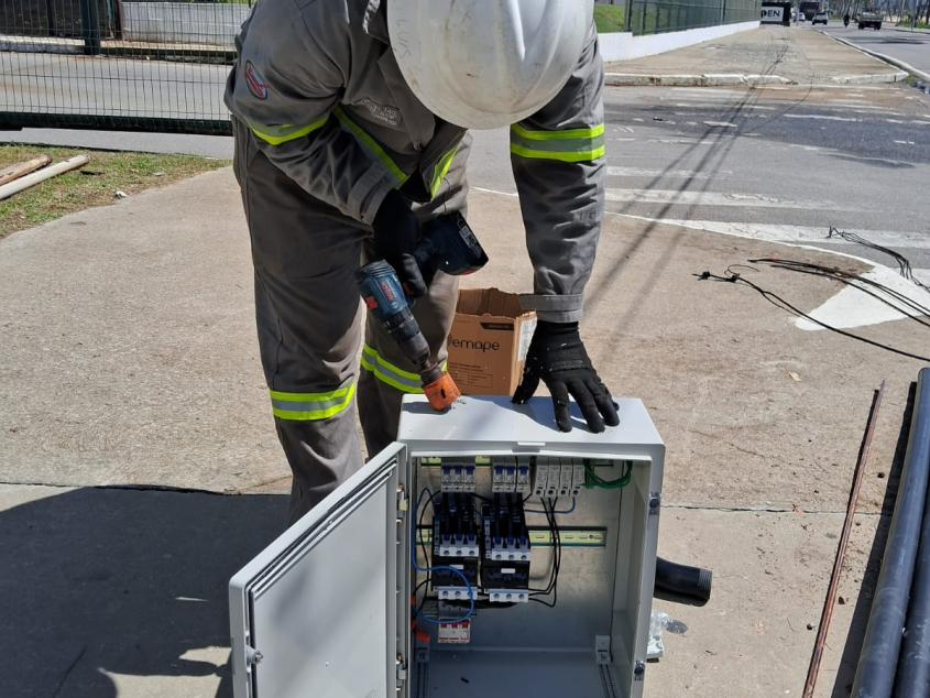 Equipamentos metálicos foram substituídos por novos quadros de PVC. Foto: Ascom Ilumina