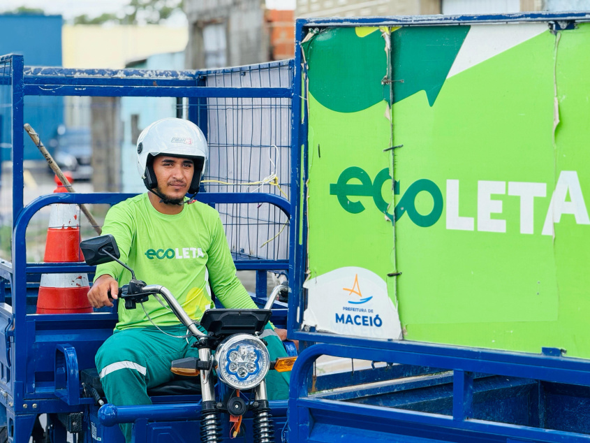 Ação contou com a colaboração do pessoal da Ecoleta. Foto: Crystália Tavares/Ascom Alurb
