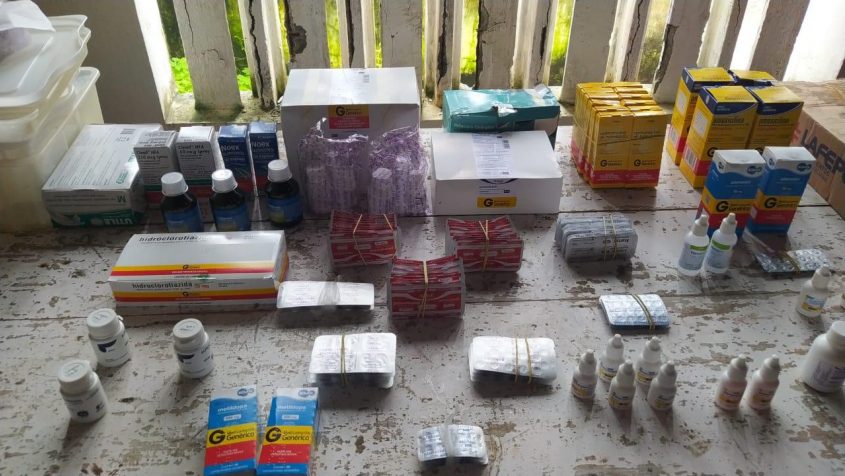 A equipe da USF Tarcísio Palmeira também distribuíram donativos e medicamentos. Foto: Ascom SMS