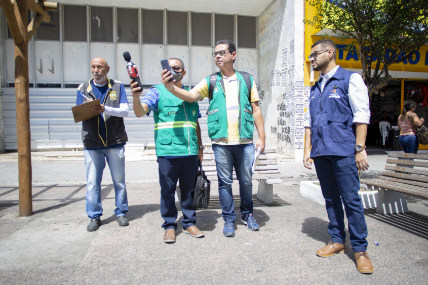 Equipes de fiscalização ambiental estiveram todos os dias nas ruas para fazer valer a Lei Municipal de Meio Ambiente. Foto: Allan César/ Secom Maceió