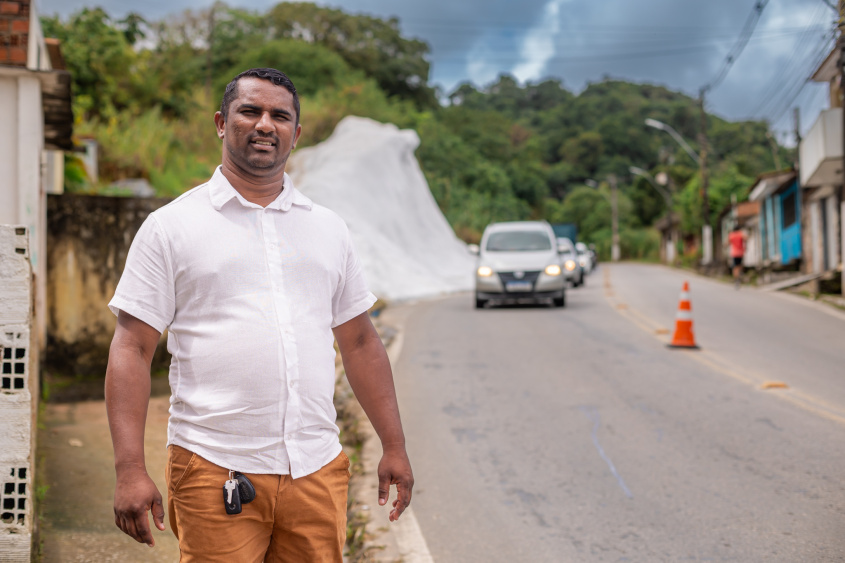 “Nosso bairro está cada vez melhor”, enfatiza Laerte Silva, líder comunitário do Fernão Velho. Foto: Itawi Albuquerque/Secom Maceió