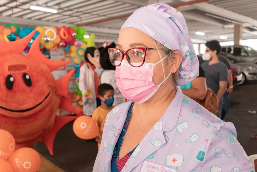 Socorro Braga, enfermeira responsável pelo ponto de vacinação do Maceió Shopping. Foto: Victor Vercant/SMS