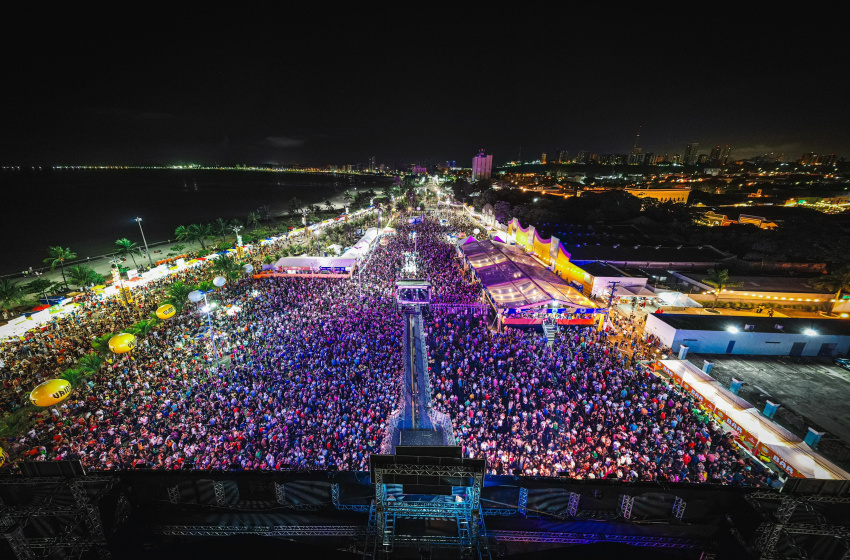 Mais de 100 mil pessoas curtiram a sexta-feira no Verão Massayó com muita alegria e música boa
