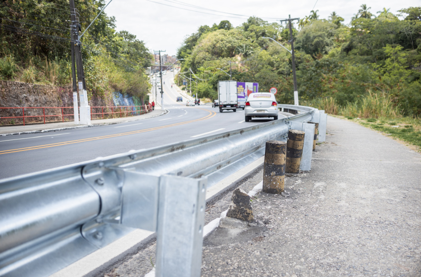 Prefeitura instala equipamentos para ampliar segurança em vias de Maceió