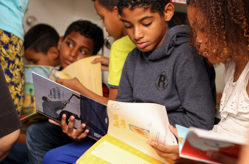 Projeto VaLer a Pena estimula o gosto pela leitura dos estudantes da rede municipal de ensino