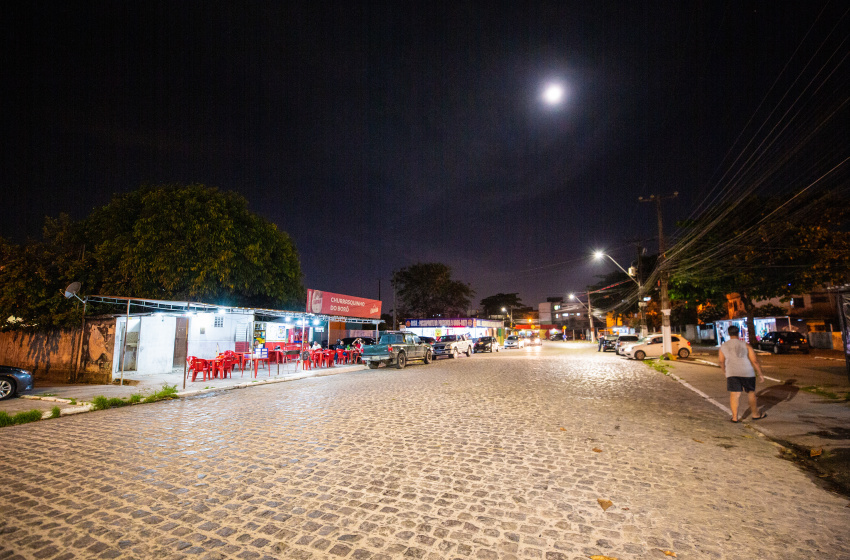 Prefeitura de Maceió leva iluminação em LED ao Conjunto Medeiros Neto