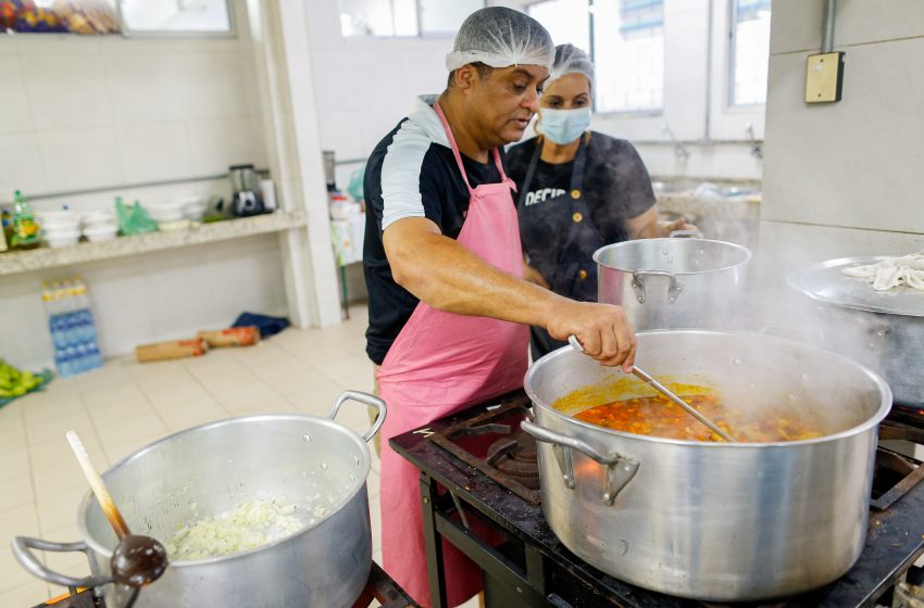 Prefeitura garante alimentação de qualidade aos afetados pelas chuvas