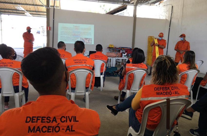 Defesa Civil de Maceió participa de treinamento de primeiros socorros