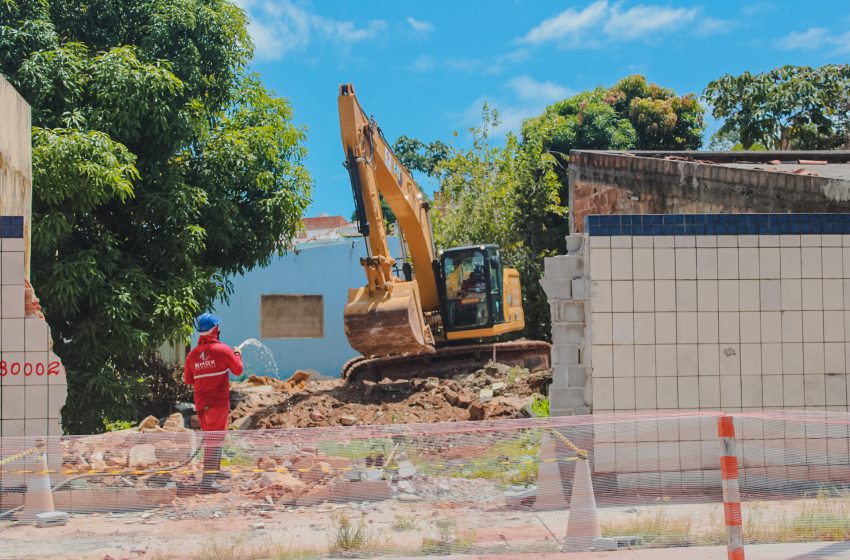 Defesa Civil de Maceió monitora demolições na encosta do Mutange