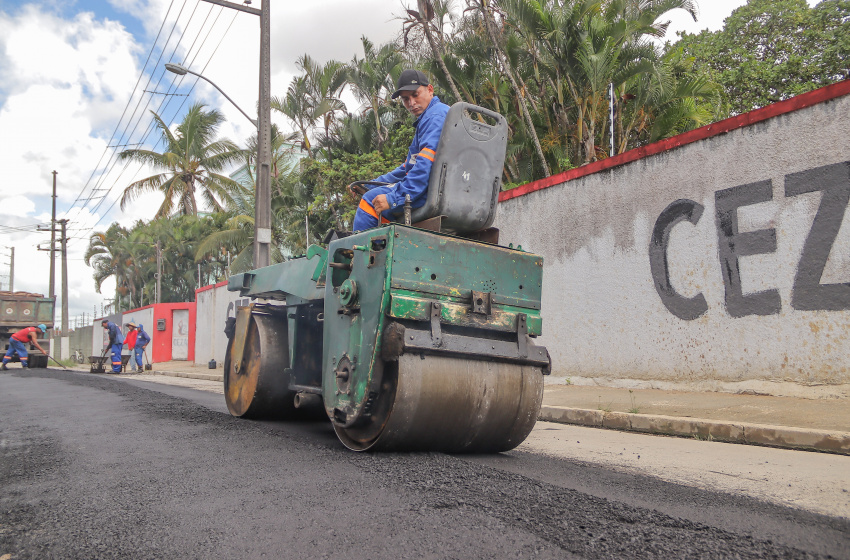 Infraestrutura leva manutenção de via para a Rua Padre Cícero, no Antares