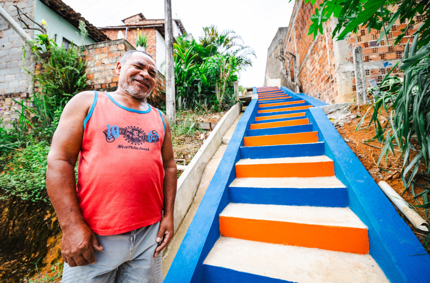 Nova escadaria contribui para o bem-estar dos moradores da grota da Amizade, no São Jorge