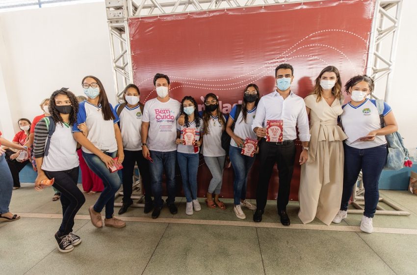 Prefeito JHC lança programa Dignidade Menstrual que vai beneficiar mais de 12 mil estudantes