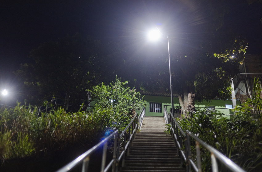 Iluminação em LED transforma rotina de comunidades em Maceió 
