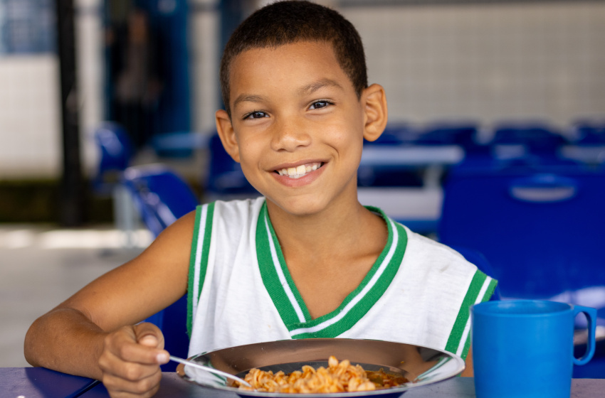 Merenda de amor: Escola Municipal no Benedito Bentes se destaca no preparo das refeições