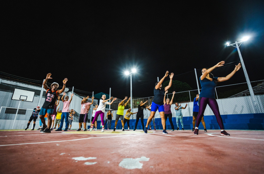 Projeto Reviva Pitanguinha oferta aulas de zumba, futebol e basquete no Cras