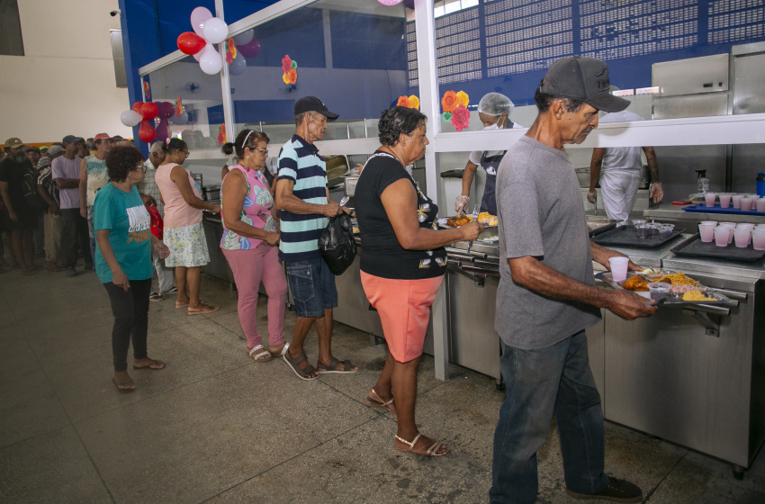 Restaurante Popular tem programação especial em alusão ao Dia das Mães