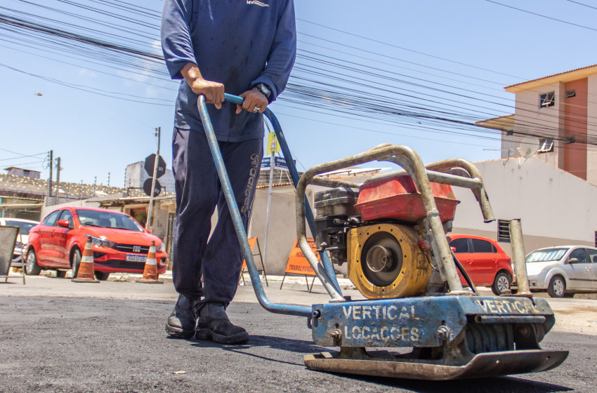 Tapa-buraco: Prefeitura aplica 1.500 toneladas de asfalto em mais de 90 ruas em novembro