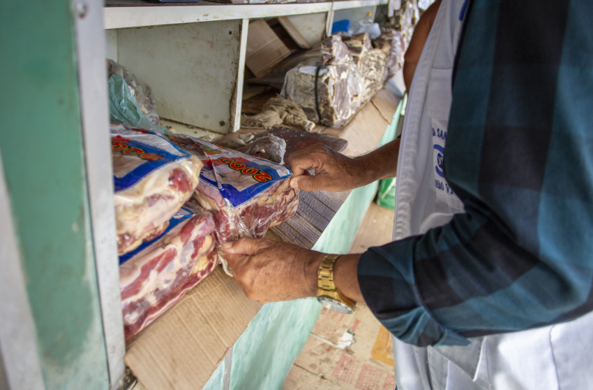 Mercado da Produção: Vigilância Sanitária de Maceió apreende meia tonelada de alimentos impróprios para consumo