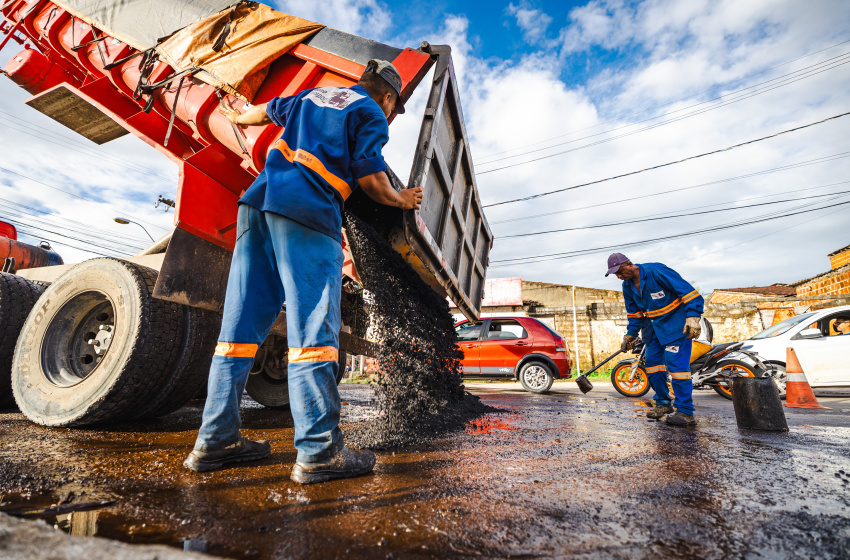 Após fortes chuvas, Prefeitura de Maceió intensifica serviços da Operação Tapa-Buraco