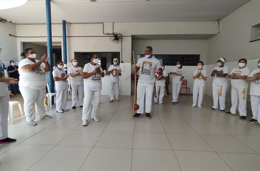 Assistência Social recebe apresentação de mulheres capoeiristas do Cras Pitanguinha