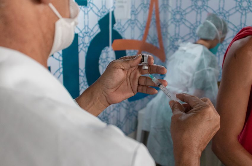 Confira horários e locais para se vacinar contra a Covid-19 em Maceió