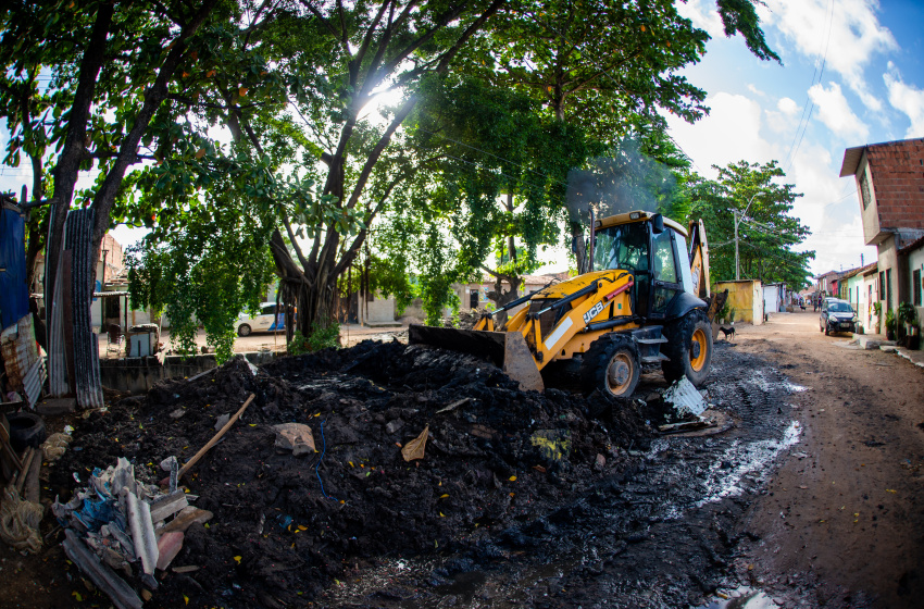 Prefeitura já retirou mais de 2 mil toneladas de detritos de córregos da capital