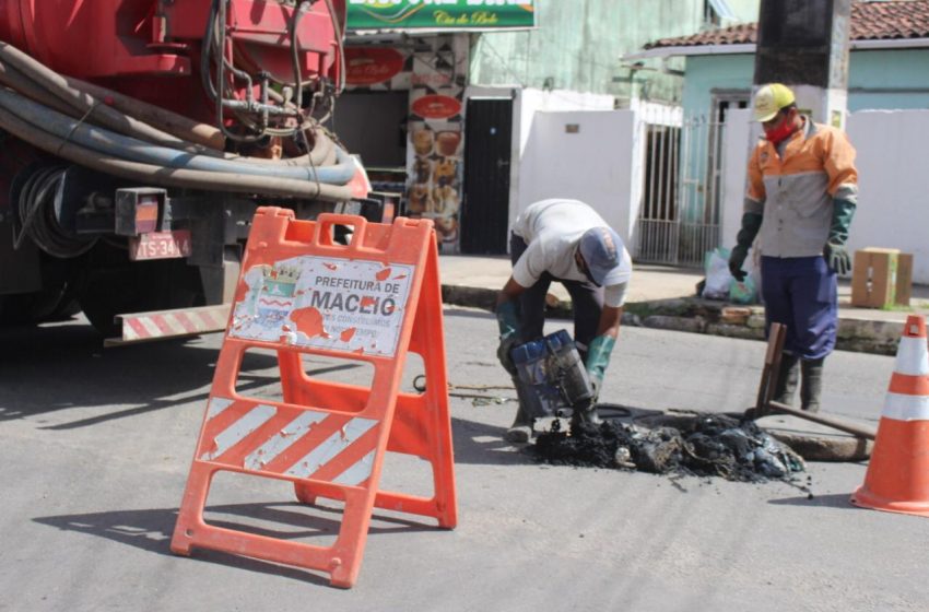 Em abril, Prefeitura realizou limpeza e desobstrução em 250 galerias de Maceió