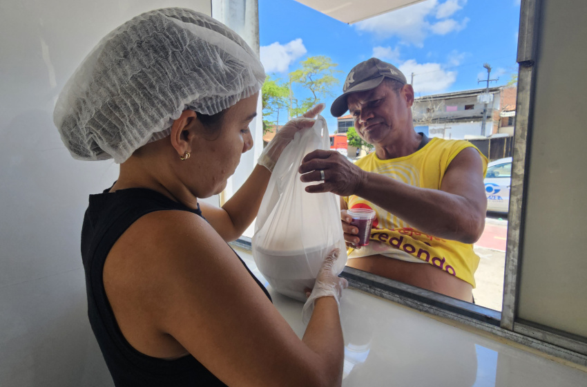 Restaurante Popular do Vergel do Lago garante alimentação de qualidade para moradores do bairro