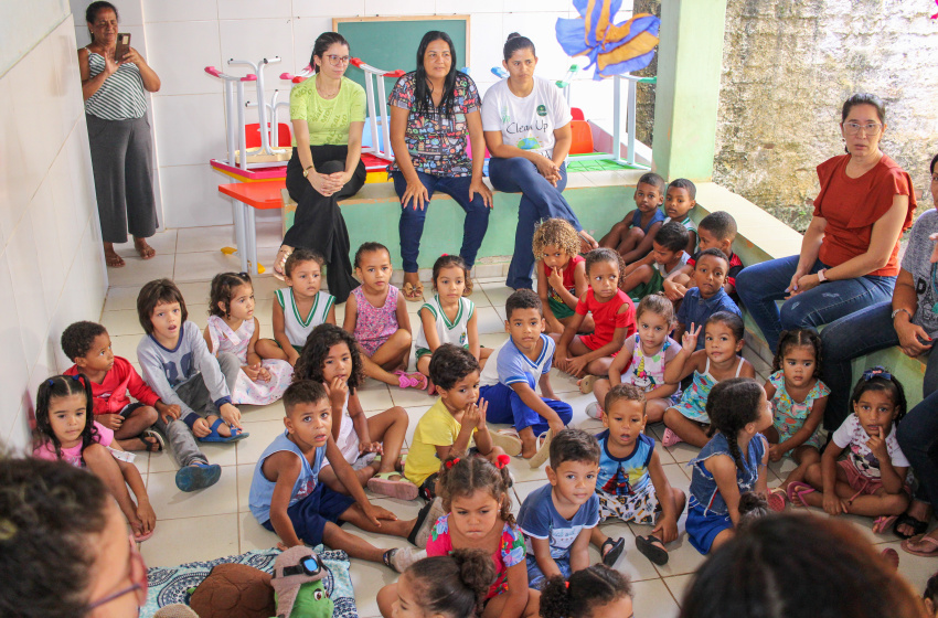 Estudantes participam de ação do projeto Oceano vai às Escolas