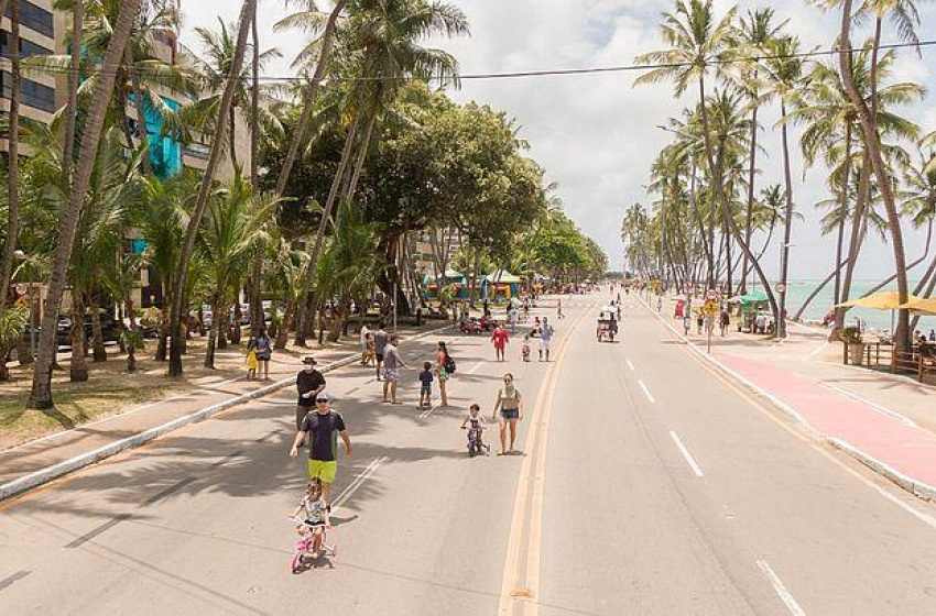 Rua aberta da Ponta Verde funcionará também durante o feriado de Nossa Senhora Aparecida