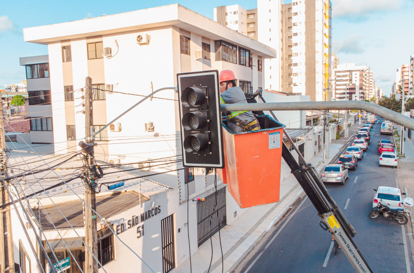 SMTT vai instalar semáforos inteligentes no principal corredor de transporte da capital