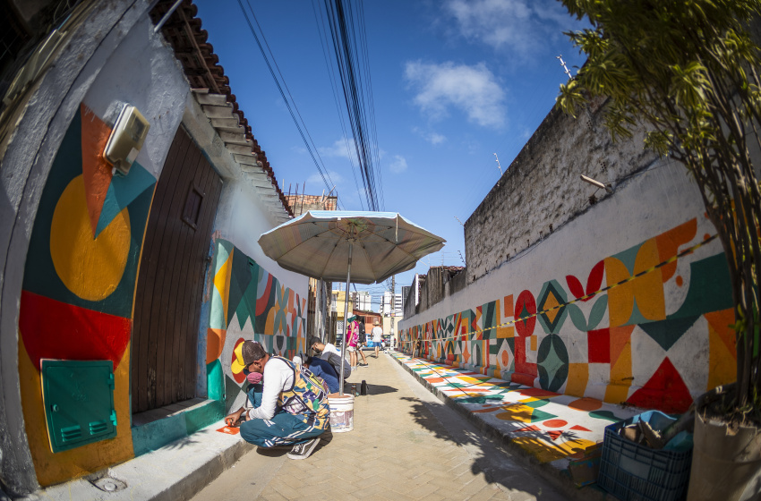 Intervenções da Prefeitura transformam rua na Jatiúca em passeio público