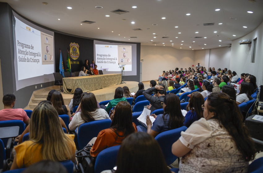 Profissionais da Atenção Básica fazem treinamento em puericultura