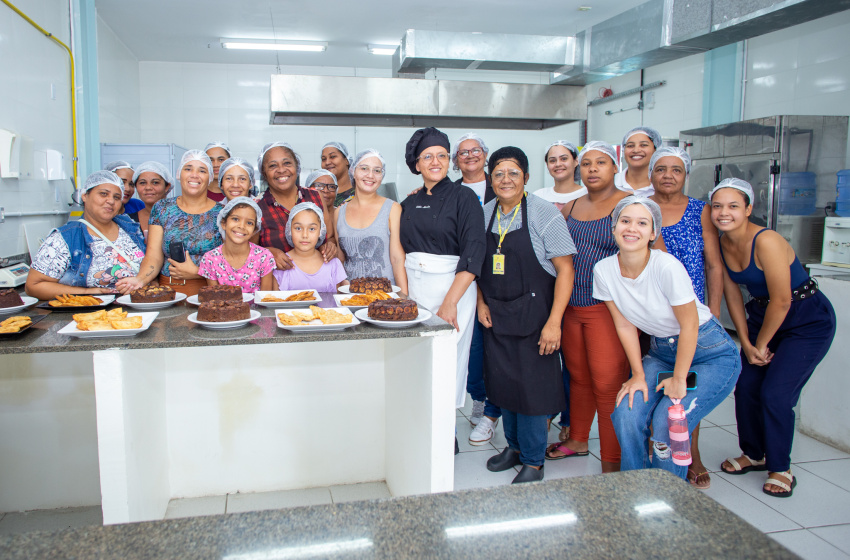 Mulheres assistidas pela Semdes recebem formação em gastronomia social