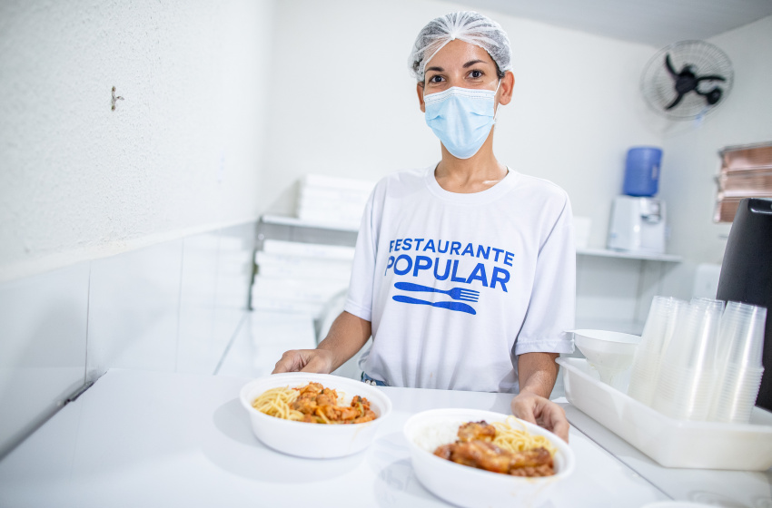 Restaurantes Populares de Maceió servem mais de duas mil refeições por dia para população que mais precisa