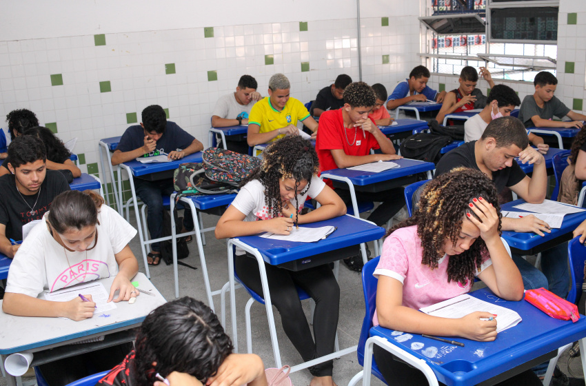 Escolas municipais promovem aulões preparatórios para a prova Saeb 2023