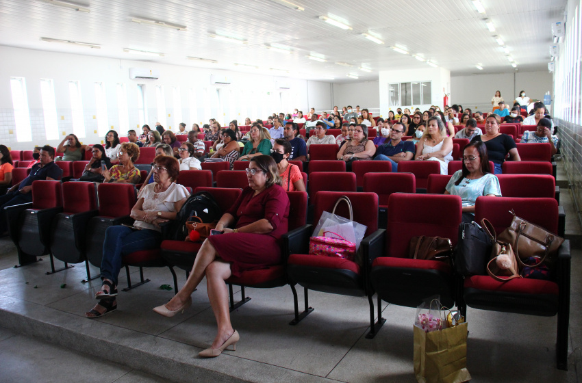 Educação encerra ciclo formativo com palestra sobre secretaria escolar