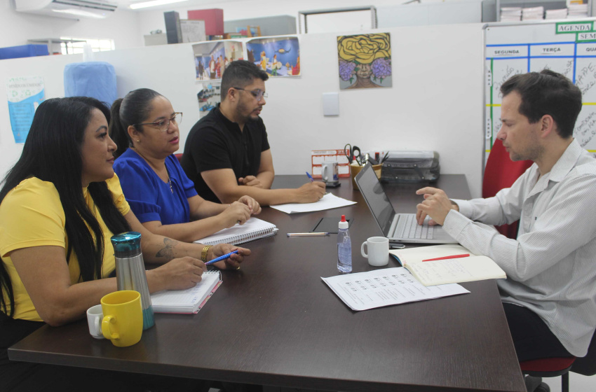 Consultor do Ministério da Educação faz visita técnica a Maceió