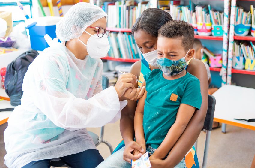 Confira novo calendário de Vacinação contra Covid-19 nas escolas da rede municipal