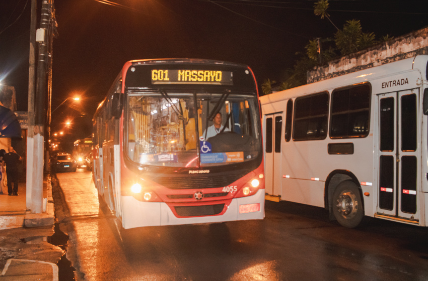Cidadãos aprovam os ônibus de graça no Massayó Gospel