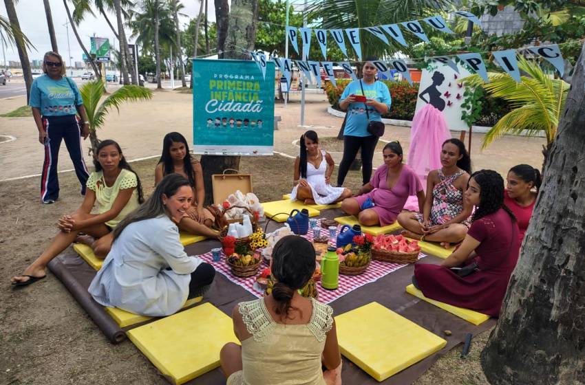 Gestantes do Programa Primeira Infância Cidadã participam de piquenique na Orla da Ponta Verde