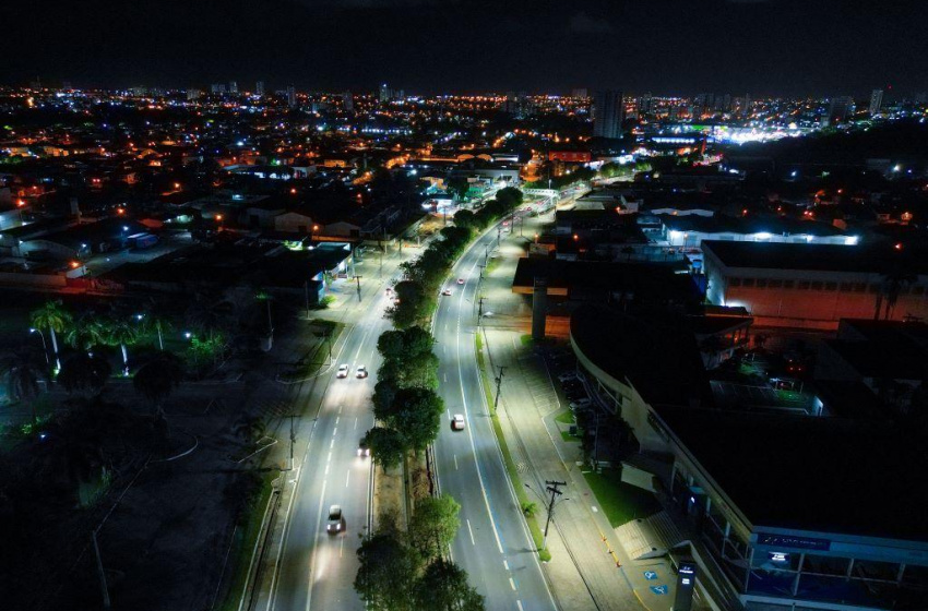 Prefeitura de Maceió moderniza iluminação dos principais corredores de transportes da capital 