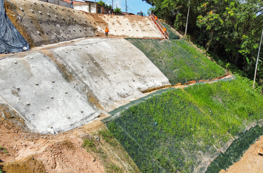 Obras de contenção contra deslizamentos foram concluídas em 16 encostas de Maceió