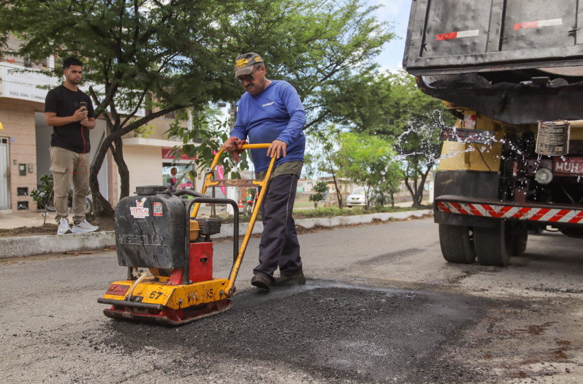 Operação Tapa-Buraco utilizou mais de 10 mil toneladas de asfalto para recuperar vias