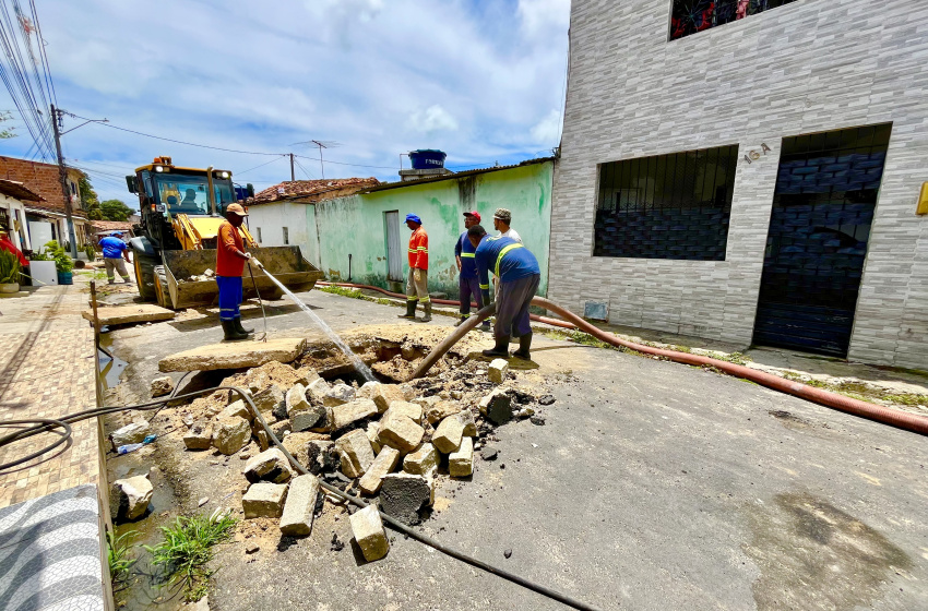 Prefeitura de Maceió faz manutenção na rede de drenagem do Vergel