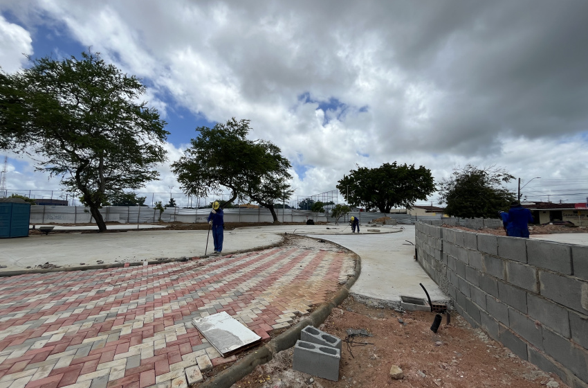 Revitalização da Praça Osman Loureiro avança e alcança 60% de execução
