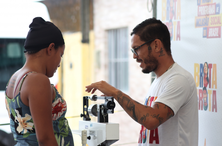 Brota na Grota: Educação leva diversos serviços à comunidade Geraldo Bulhões, no Benedito Bentes