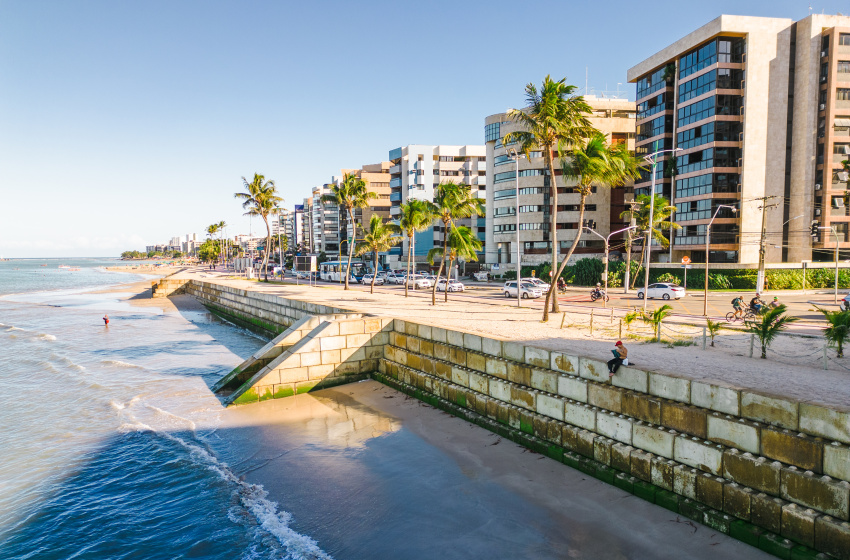 Prefeitura de Maceió já utilizou mais de 14 mil blocos de concreto nas obras de contenção do mar