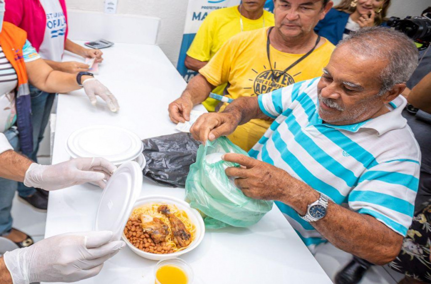 Moradores do Biu recorrem ao novo Restaurante Popular para comprar refeições