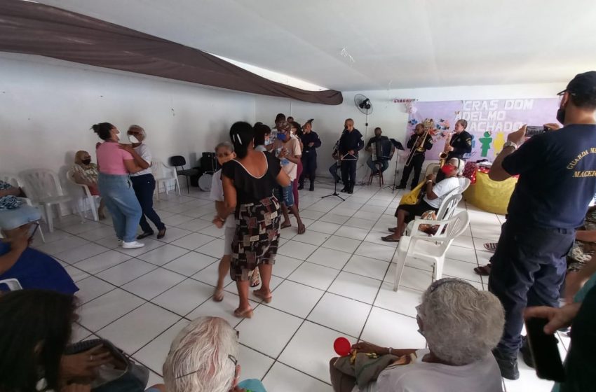 Grupo de idosos do Cras Dom Adelmo Machado retoma atividades com muita música e animação